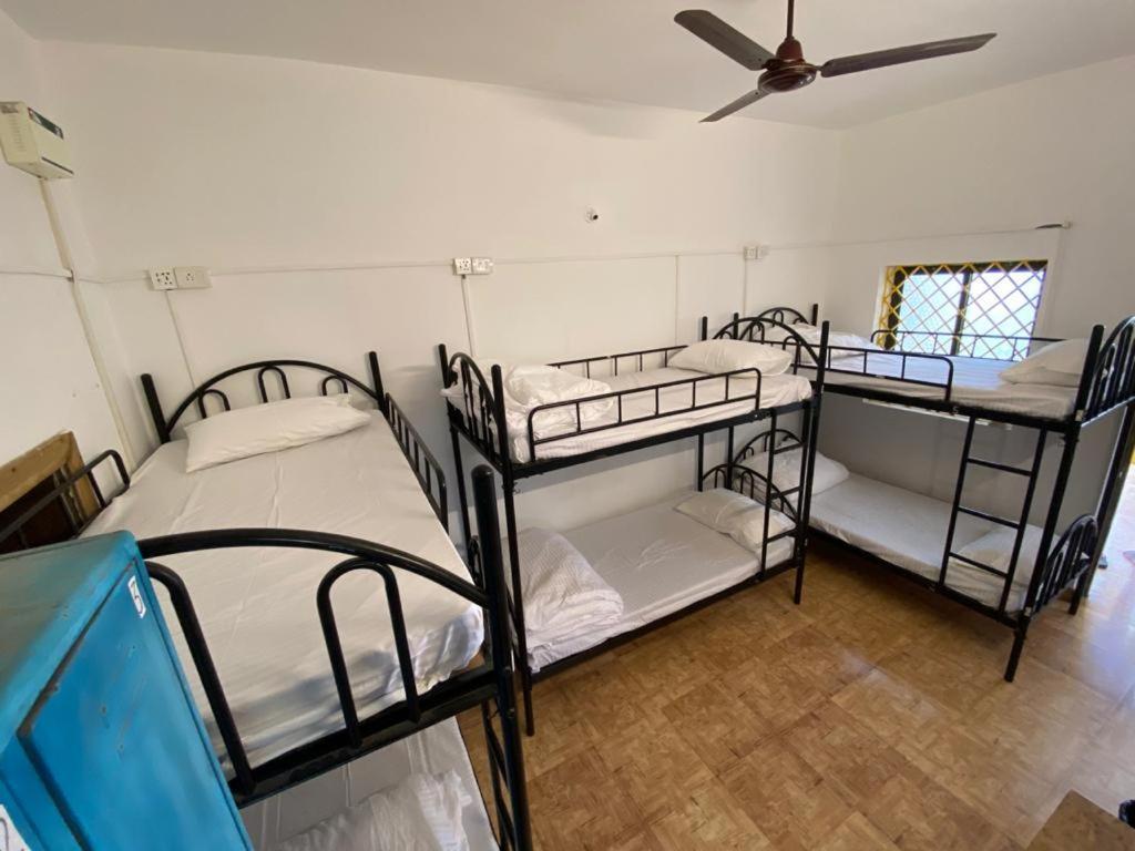 El Barrio Hostel Anjuna Extérieur photo